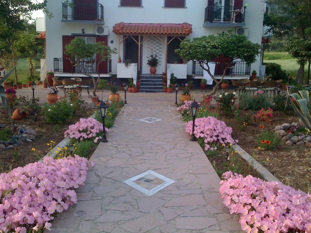 Studios Stefani Petra  Exterior photo