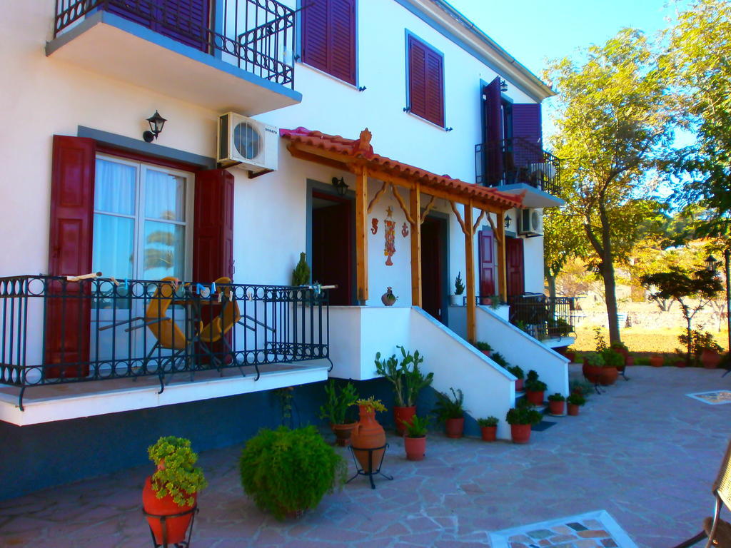Studios Stefani Petra  Exterior photo